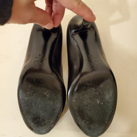 Chanel pumps black leather CC silver 36 6 sz heels - Picture 9 of 10